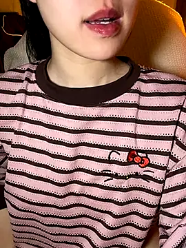 Snapshot of minmin2kk5 chatting on November 24, 2025, 3:34 pm minmin2kk5 online show from November 24, 2025, 3:34 pm