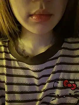 minmin2kk5 online show from February 26, 2026, 3:34 pm