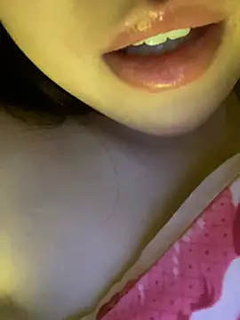 minmin2kk5 online show from February 13, 2026, 3:56 pm