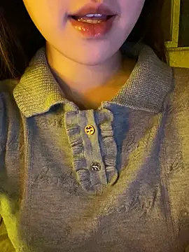 minmin2kk5 online show from March 16, 2026, 3:48 pm