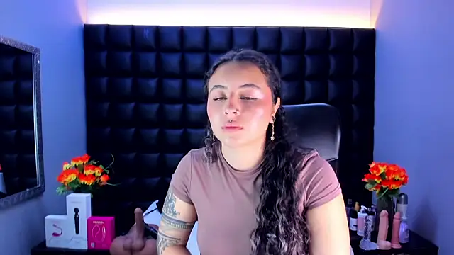 Snapshot of celeste_blue69 chatting on June 11, 2026, 5:15 am celeste blue69 online show from June 11, 2026, 5:15 am