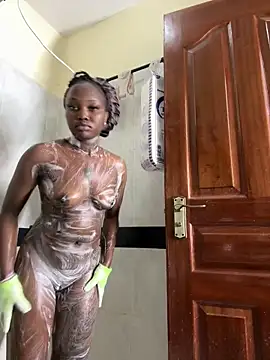 Queen Arnah254 online show from May 14, 2026, 3:53 pm