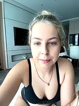 Livewithlucy online show from October 12, 2025, 3:41 am