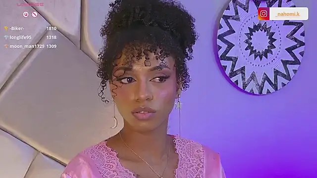 Snapshot of Nahomi_King chatting on February 22, 2025, 3:58 pm Nahomi King online show from February 22, 2025, 3:58 pm