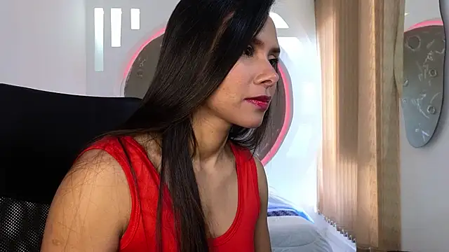 Tatianabr 01 online show from December 2, 2025, 8:10 pm