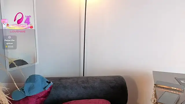 Elecktra sweet online show from March 10, 2026, 7:40 pm