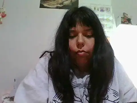 scarletttlove online show from June 7, 2026, 1:33 am