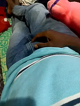 Snapshot of bangaloresexyguy chatting on December 4, 2025, 4:55 am bangaloresexyguy online show from December 4, 2025, 4:55 am