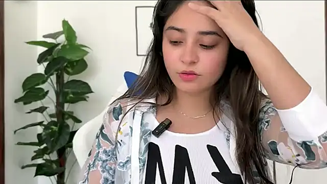 demieliss online show from April 21, 2026, 7:59 am