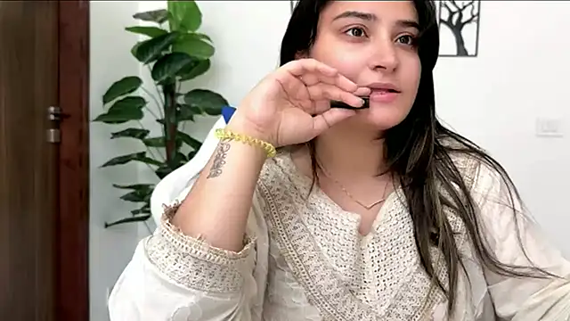 demieliss online show from April 20, 2026, 6:49 am