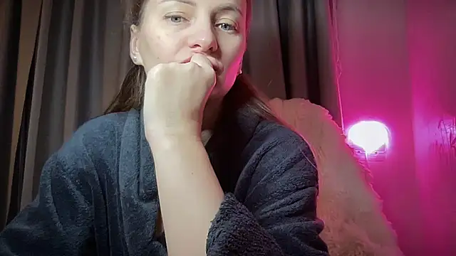 Snapshot of Viola_sweet chatting on October 23, 2025, 1:04 am Viola sweet online show from October 23, 2025, 1:04 am