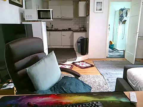 mihaimichael online show from September 9, 2025, 1:31 pm