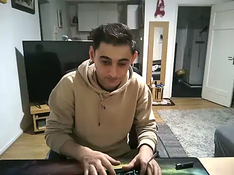 mihaimichael online show from March 13, 2025, 10:32 pm