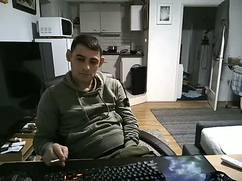 mihaimichael online show from September 18, 2025, 2:47 am