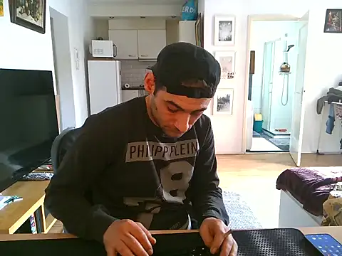 mihaimichael online show from June 17, 2026, 1:21 pm