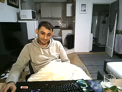 mihaimichael online show from September 15, 2025, 1:39 am