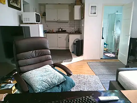 mihaimichael online show from September 13, 2025, 1:22 pm