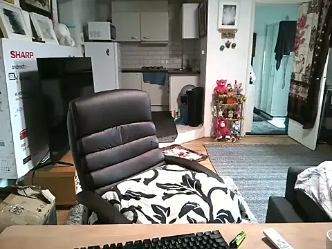 mihaimichael online show from October 15, 2025, 7:16 am