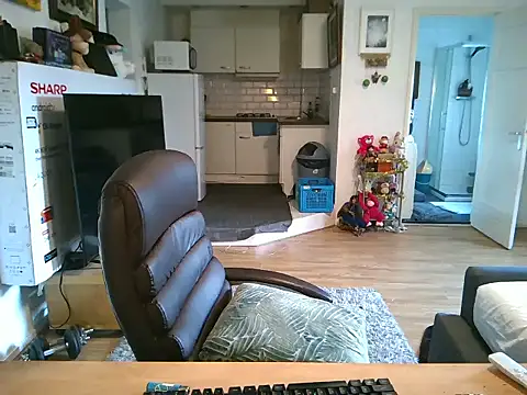 mihaimichael online show from November 22, 2025, 1:54 pm