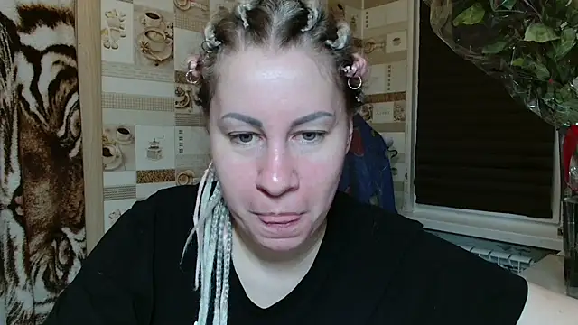 Snapshot of TherestlessKitty chatting on May 9, 2026, 9:40 pm TherestlessKitty online show from May 9, 2026, 9:40 pm