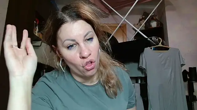 TherestlessKitty online show from April 9, 2026, 10:16 pm