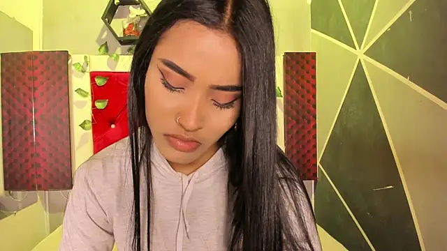 Snapshot of Karoll014 chatting on February 5, 2026, 11:50 am Karoll014 online show from February 5, 2026, 11:50 am