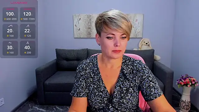 Snapshot of Julia_Wilsone chatting on October 1, 2025, 5:45 am Julia Wilsone online show from October 1, 2025, 5:45 am