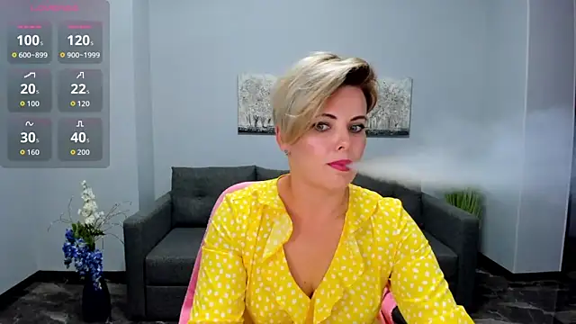 Snapshot of Julia_Wilsone chatting on October 3, 2025, 12:50 pm Julia Wilsone online show from October 3, 2025, 12:50 pm