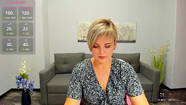 Snapshot of Julia_Wilsone chatting on September 26, 2025, 12:01 pm Julia Wilsone online show from September 26, 2025, 12:01 pm