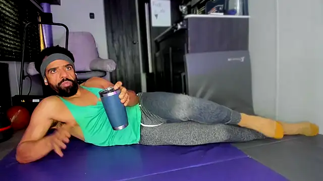 Snapshot of DirtyDrizzy chatting on February 22, 2026, 5:03 pm DirtyDrizzy online show from February 22, 2026, 5:03 pm