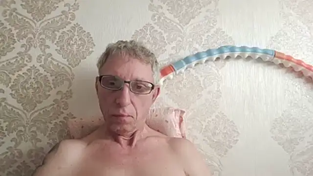 BobbyXRoyal online show from July 10, 2026, 9:42 am
