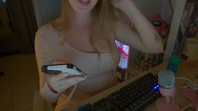 Pinkyladyxxx online show from October 19, 2025, 8:00 pm