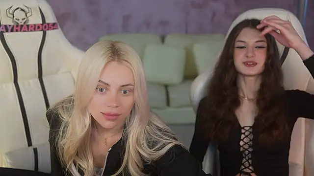 Britney054 online show from February 2, 2026, 7:57 pm