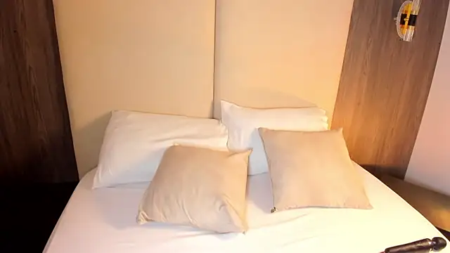 nicky peyton online show from March 18, 2026, 3:20 am