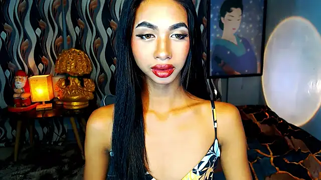 PrettyLatiina online show from January 23, 2025, 4:48 pm