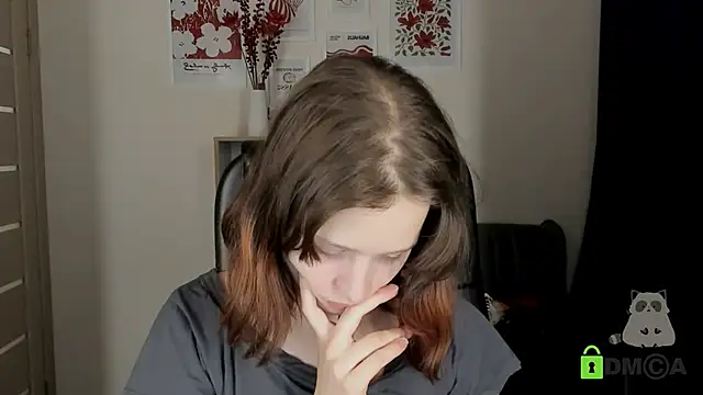 Snapshot of Alina_Mills chatting on November 28, 2025, 8:03 am Alina Mills online show from November 28, 2025, 8:03 am