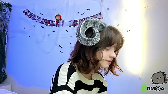 Snapshot of Alina_Mills chatting on October 27, 2025, 8:48 am Alina Mills online show from October 27, 2025, 8:48 am