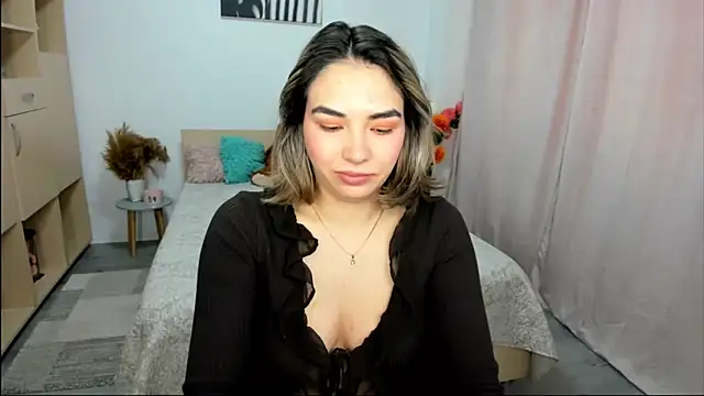 Alexa Dolly12 online show from April 15, 2026, 8:09 am