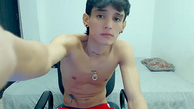 Snapshot of Curtis_Jones chatting on January 16, 2025, 5:44 pm Curtis Jones online show from January 16, 2025, 5:44 pm
