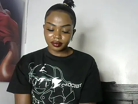 Snapshot of juicyblaqebony chatting on October 4, 2025, 10:39 am juicyblaqebony online show from October 4, 2025, 10:39 am