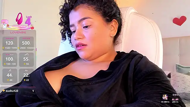 Snapshot of loly_marce chatting on February 24, 2025, 11:30 pm loly marce online show from February 24, 2025, 11:30 pm