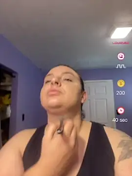 Snapshot of lairarose chatting on July 15, 2026, 1:29 pm lairarose online show from July 15, 2026, 1:29 pm