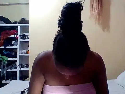 Zara Twilight online show from September 25, 2025, 6:36 pm