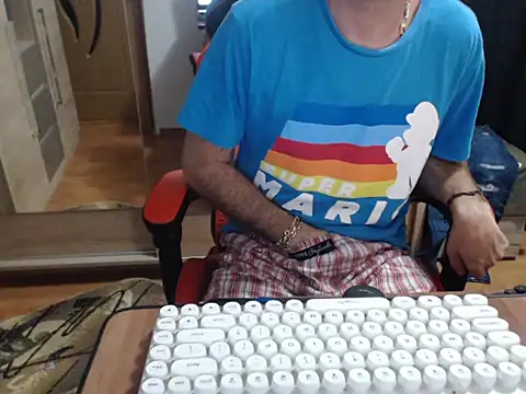 uncutguy01 online show from September 23, 2025, 3:57 am