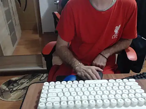 uncutguy01 online show from September 27, 2025, 5:02 am