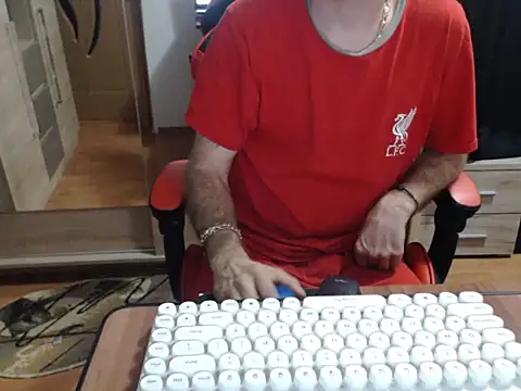 uncutguy01 online show from September 26, 2025, 3:46 am