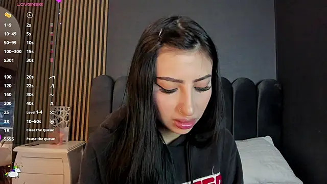 Nicolette ks  online show from March 20, 2026, 4:24 am