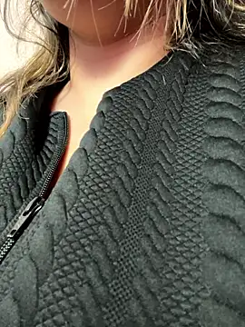 Snapshot of LinaBrowm chatting on January 13, 2026, 4:11 pm LinaBrowm online show from January 13, 2026, 4:11 pm