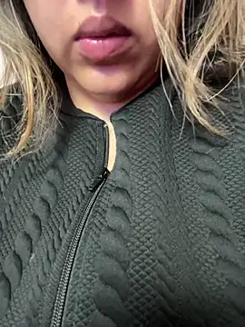 Snapshot of LinaBrowm chatting on January 14, 2026, 4:21 pm LinaBrowm online show from January 14, 2026, 4:21 pm