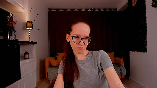 BettyBrowni online show from March 8, 2025, 4:06 pm